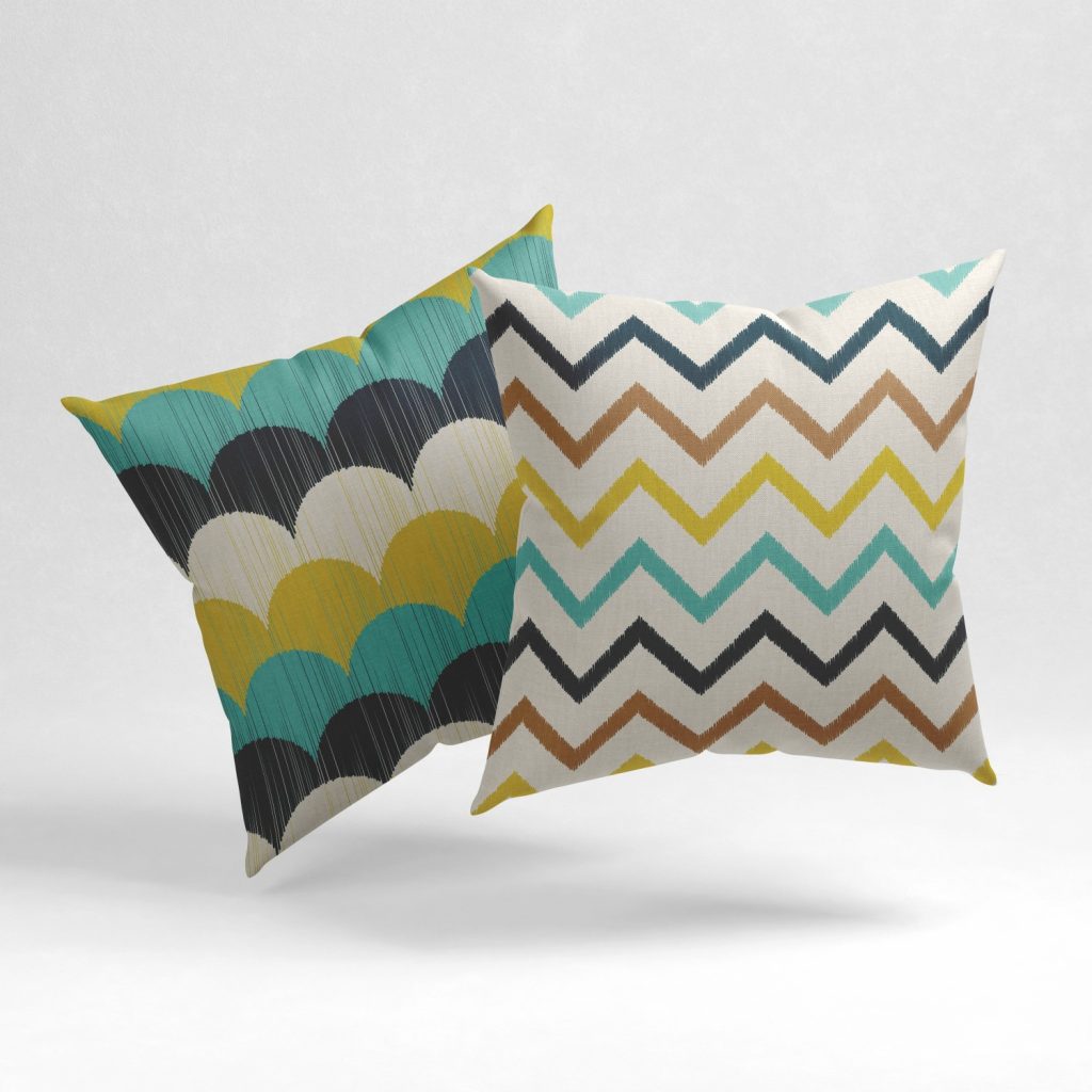 Set of 2 colorful wagging cushion cover