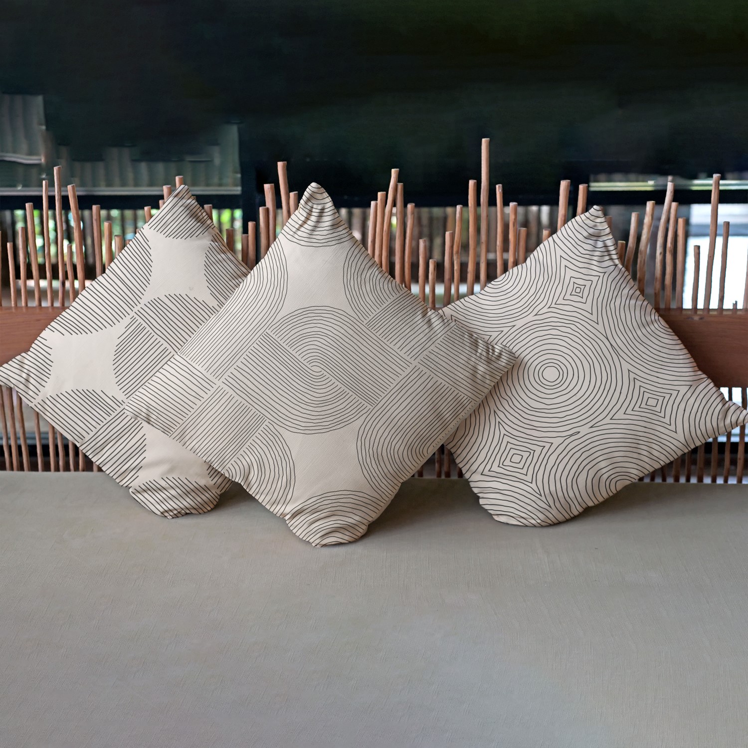 Set of 3 lineament pattern cushion covers